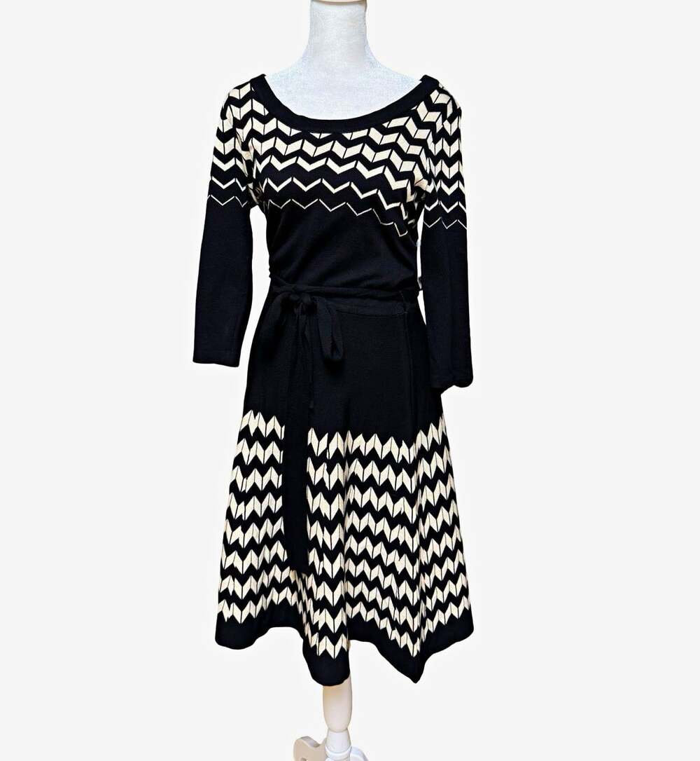 Danny & Nicole Black Ivory Chevron Knit Belted Fit & Flare Dress Scoop Neck M